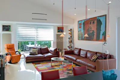 Haus 195 m², Kanal, Nähe von Radnička und gepflegter Hof