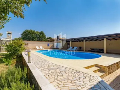 Haus zum Kauf in Poreč, 467 m² - 12