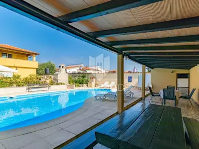 Haus zum Kauf in Poreč, 467 m² - 13