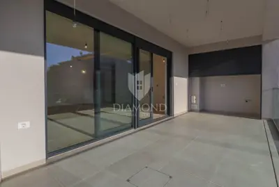 Luxury modern apartment in Štinjan - quality new build near the beach