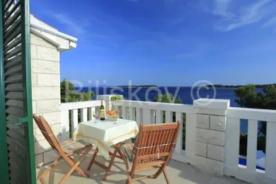 Steinhaus, Vela Luka, 1. Reihe am Meer und Pool - 2