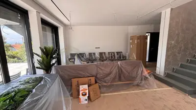 Vila 450 m², Njivice - prvi red do mora i bazen - 11