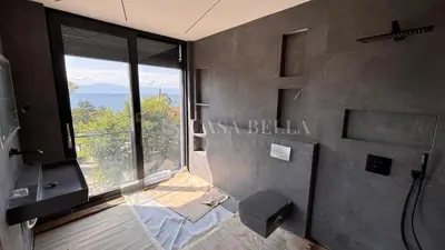 Vila 450 m², Njivice - prvi red do mora i bazen - 16