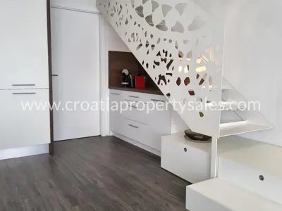 Stan, Omiš, 86 m², 2-soban, 395 000 € - 4