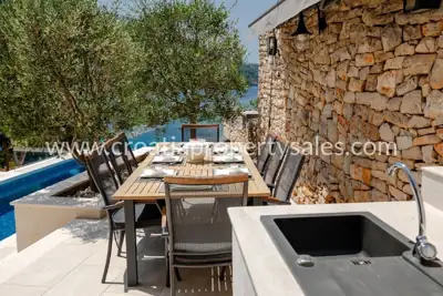 Vila 270 m², otok Korčula - prvi red do mora - 8