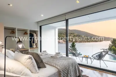 Vila 270 m², otok Korčula - prvi red do mora - 12