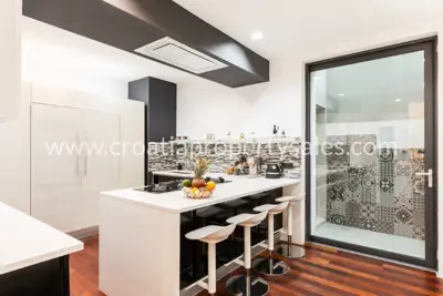 Vila 270 m², otok Korčula - prvi red do mora - 20