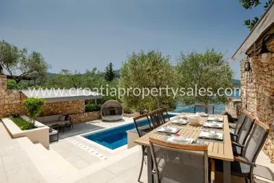 Vila 270 m², otok Korčula - prvi red do mora - 6