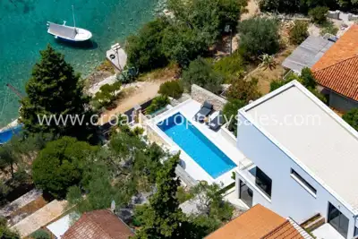 Vila 270 m², otok Korčula - prvi red do mora - 2