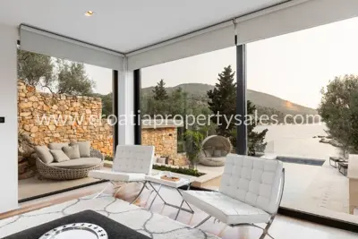 Vila 270 m², otok Korčula - prvi red do mora - 19
