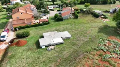 Building plot 827 m², Barban - construction started - 2
