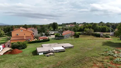 Building plot 827 m², Barban - construction started