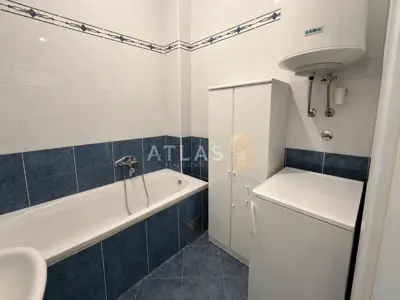 Rijeka, centar | dva poslovna prostora za najam - 9