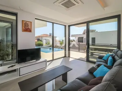Villa 330 m², Kostrena - in Meeresnähe und Pool - 9