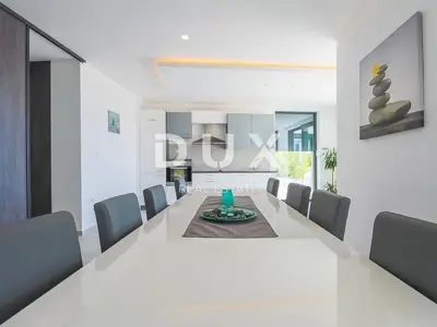 Villa 330 m², Kostrena - in Meeresnähe und Pool - 11