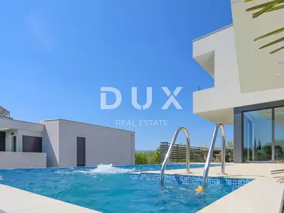 Villa 330 m², Kostrena - in Meeresnähe und Pool