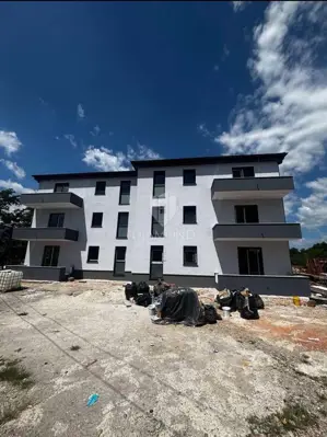 Wohnung 75 m², Permani - Neubau, Balkon und Parkplatz