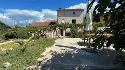 Kuća 166 m², Vinkuran - 2 kuće i 2 apartmana - 2