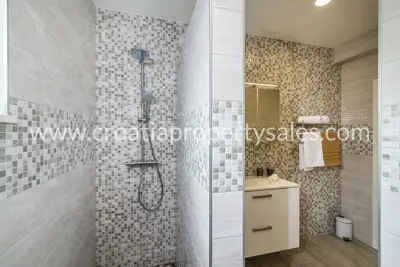 Vila u Rovanjskoj, Zadar - pogled na more i bazen - 7