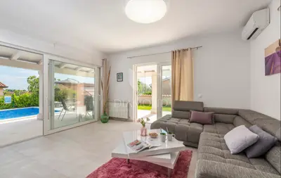 Haus 156 m², Umgebung von Poreč, beheizter Pool - 2