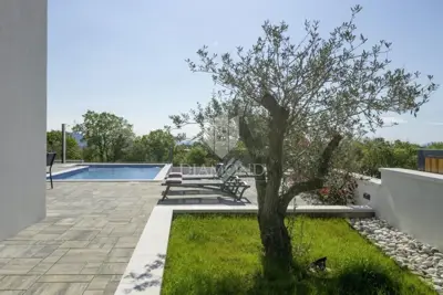 House for sale in Marčana, 200 m² - 22