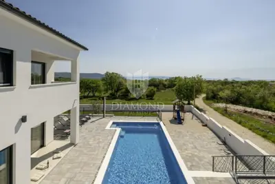 House for sale in Marčana, 200 m² - 3