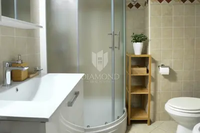Apartman u Premanturi, pogled na more i terasa s vrtom - 6