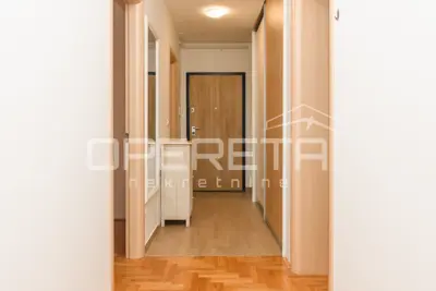 Apartment 115 m², Zabok center - 4 rooms, garage - 14