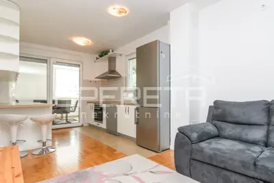 Apartment 115 m², Zabok center - 4 rooms, garage