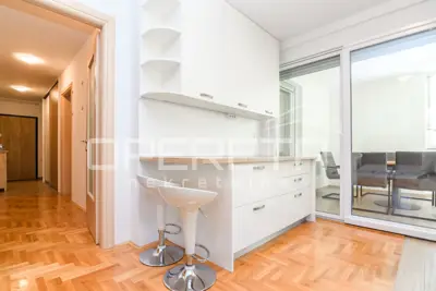 Apartment 115 m², Zabok center - 4 rooms, garage - 6
