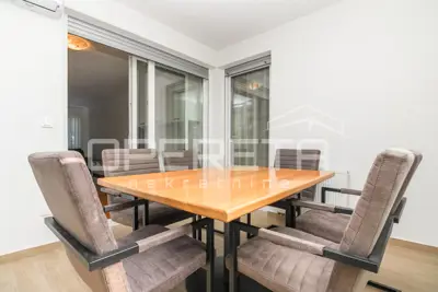 Apartment 115 m², Zabok center - 4 rooms, garage - 9