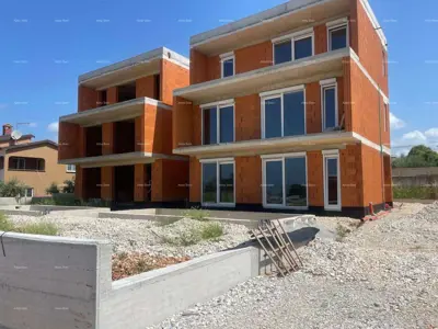 Stan 76 m², Žbandaj kod Poreča, privatna okućnica 200 m²