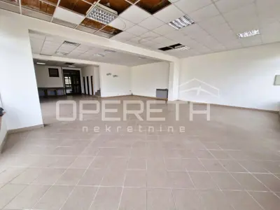 Gewerbeimmobilie zum Kauf in Šibice, 300 m² - 4