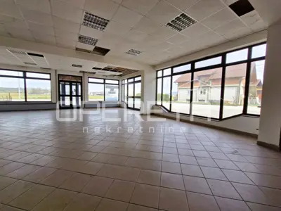 Gewerbeimmobilie zum Kauf in Šibice, 300 m²