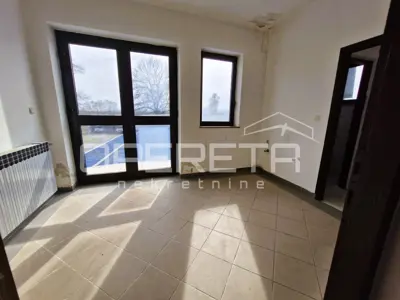 Gewerbeimmobilie zum Kauf in Šibice, 300 m² - 7