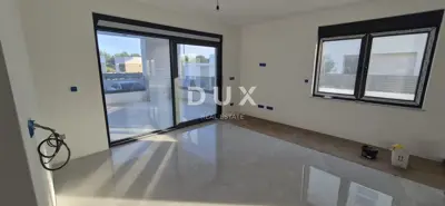 Bibinje, kuća s dva stana, bazen, 260 m², blizina mora - 8