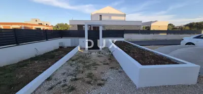 Bibinje, kuća s dva stana, bazen, 260 m², blizina mora - 5