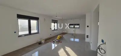 Bibinje, kuća s dva stana, bazen, 260 m², blizina mora - 9