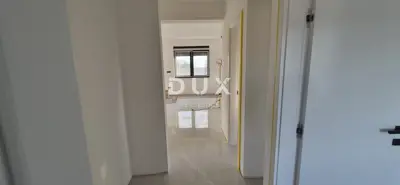 Bibinje, kuća s dva stana, bazen, 260 m², blizina mora - 12