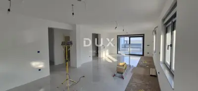 Bibinje, kuća s dva stana, bazen, 260 m², blizina mora - 11