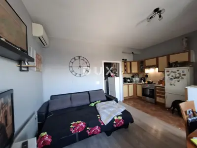 Apartment 42 m², Peroj - center, terrace with a view of greenery - 3