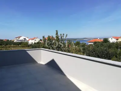Kuća 135 m², Tkon na otoku Pašmanu, 3. red od mora