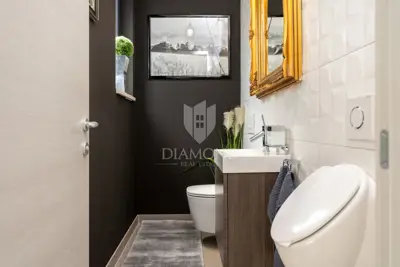 Poreč, okolica, impozantna moderna vila na posjedu od 6200 m² - 7