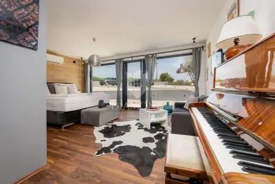 Poreč, okolica, impozantna moderna vila na posjedu od 6200 m² - 9