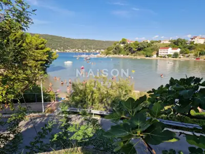 OTOK RAB, kuća 1. red do mora