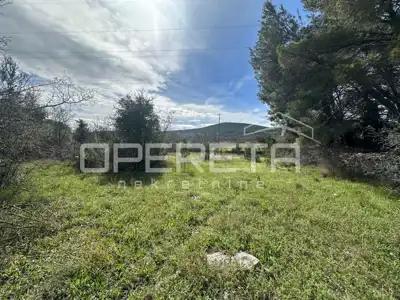 Građevinsko zemljište 3654 m² u Dubravi, moguća parcelizacija.