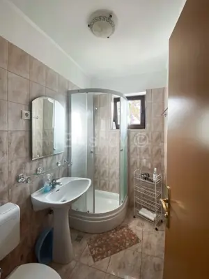 House 260 m², Supetar on Brač, 6 apartments and garage - 15