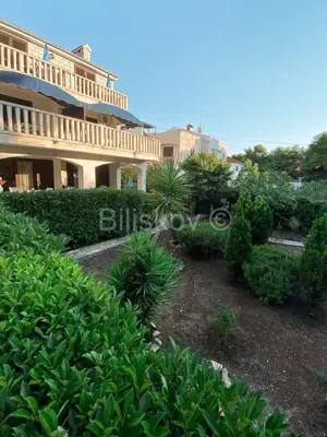 House 260 m², Supetar on Brač, 6 apartments and garage - 16