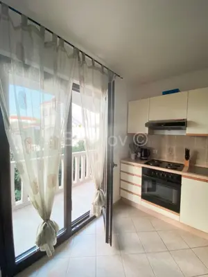House 260 m², Supetar on Brač, 6 apartments and garage - 14