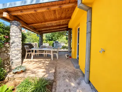 Haus 92 m², Omišalj - Garten 758 m² und Nähe zum Zentrum - 2